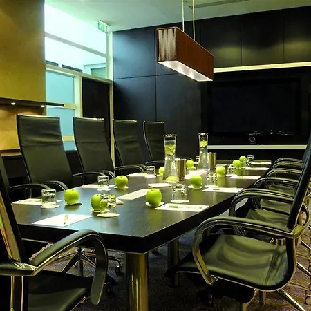 Crowne Plaza Paris - Neuilly, An Ihg Hotel 4*