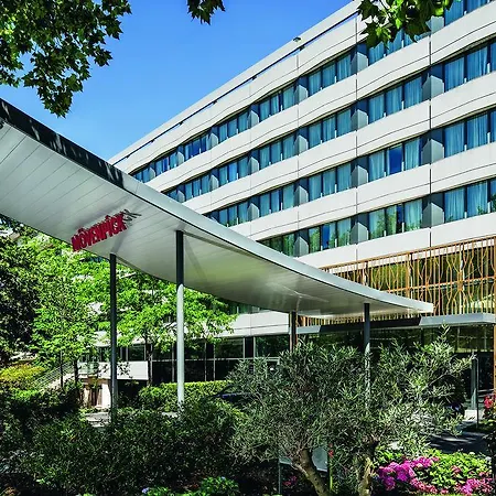 Crowne Plaza Paris - Neuilly, An Ihg Otel 4*