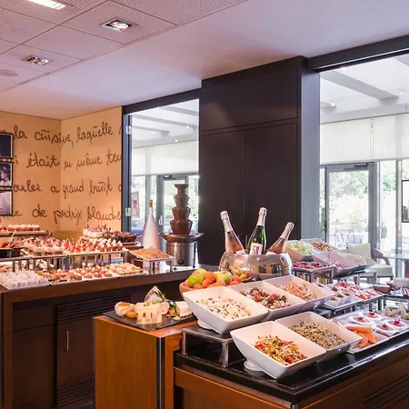 Crowne Plaza Paris - Neuilly, An Ihg 4*